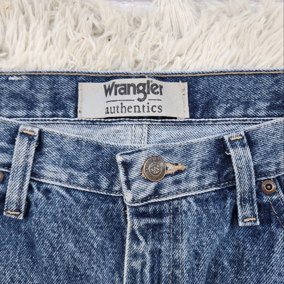 Wrangler Mens Authentics Classic Relaxed Fit Jean - Picture 3 of 6